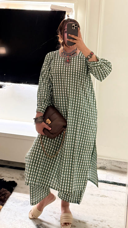 Green gingham set